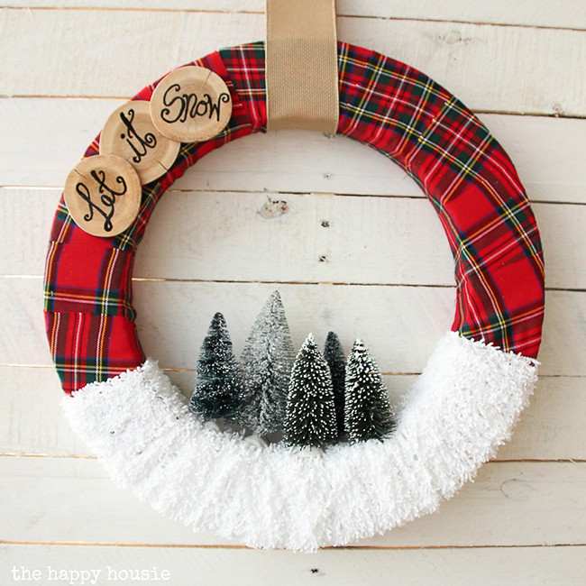 square-Let-it-Snow-Christmas-Wreath-inspired-by-the-Make-it-Fun-FloraCraft-Christmas-Projects-book-tutorial-at-the-happy-housie-8