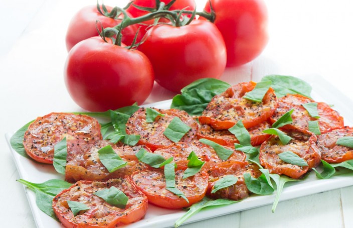 Roasted-Tomato-Salad_6-704x454