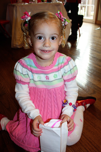 Auttie-opening-treat-bag