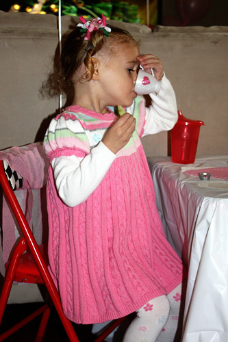 Autumn-drinking-tea
