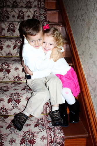 hug-on-stairs