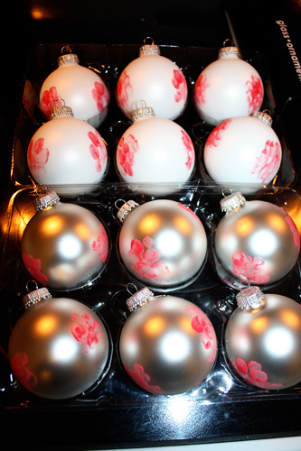 fingerprints-on-ornaments