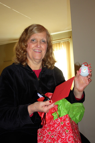 Mom-with-ornament