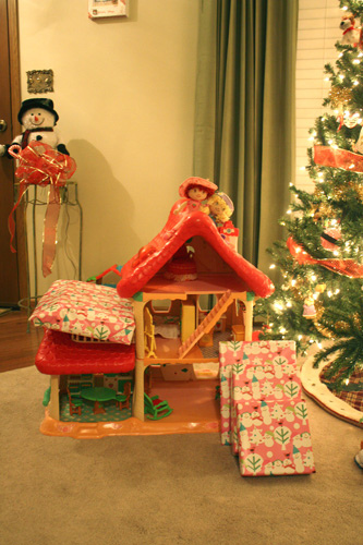 Strawberry-shortcake-dollhouse