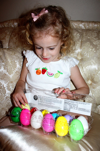 Egg12_AutumnHoldingEggs
