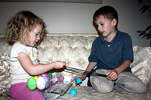 Egg9-OpeningEggRubberband