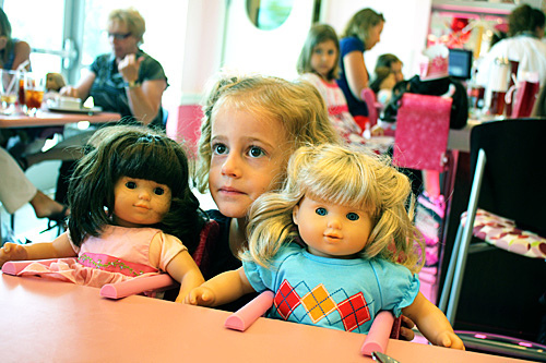 Auttie-with-her-babies-at-table