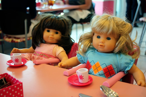 Dolls-at-table