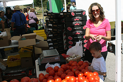 Nathan-with-tomatoes