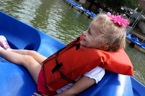 Closeup-Aut-boat