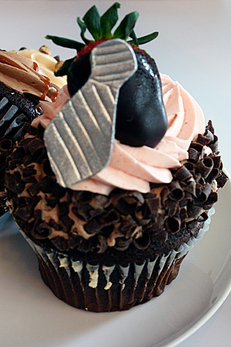 tuxedo-cupcake