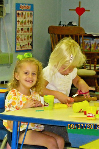 Auttie-and-Lauren-at-table