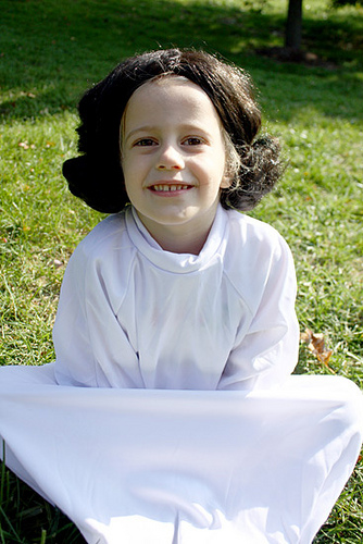 Autumn-Sitting-Leia