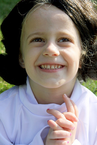 Autumn-Big-Smile-Hands