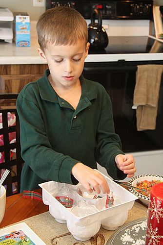 Scarf_Nathan-putting-in