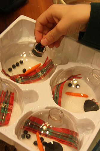 Hat_N-putting-hat-in