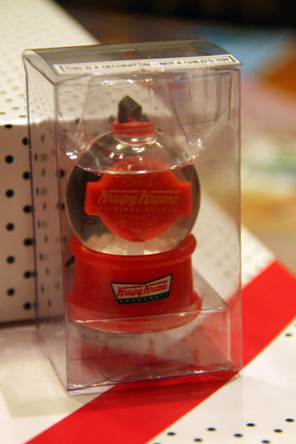 Donuts_Snow-globe-ornament