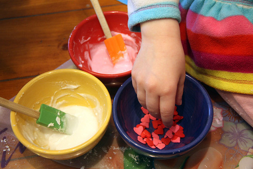 Aut-Hand-in-Sprinkles