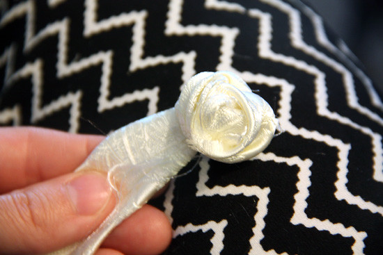 Assembly_tuck-end-of-knot-in
