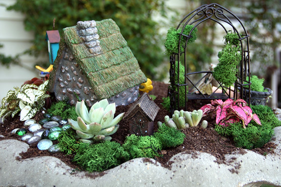 Done-Back-of-Fairy-Garden