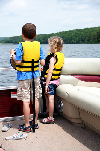 RootBeer_Kids-on-boat