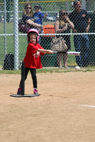 Auttie_Hitting-ball