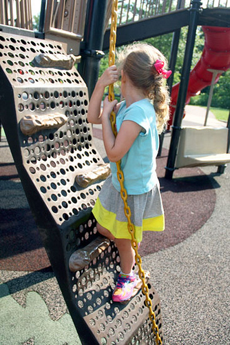 Aut-Climb-Chain