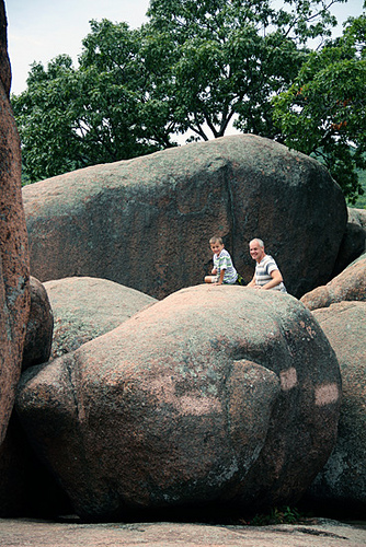 ER_Brian-and-Nat-big-rock