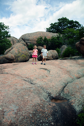 ER_Kids-at-top-of-rocks
