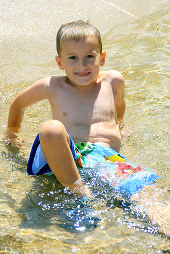 Nat-in-pool-cute