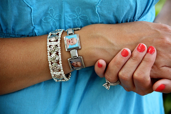 Day-6_close-up-of-jewelry