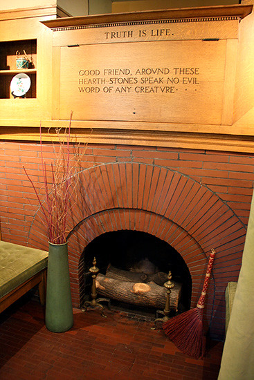 LivingRoom_Entrance