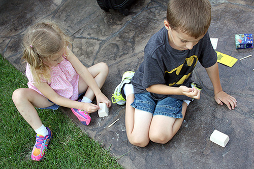 First-Prize_Both-digging-fossils