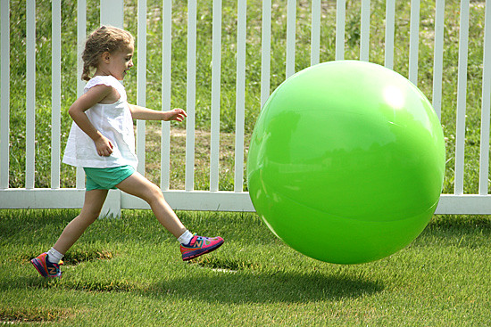 Aut-kicking-ball