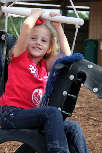 Autumn-on-tire-horse