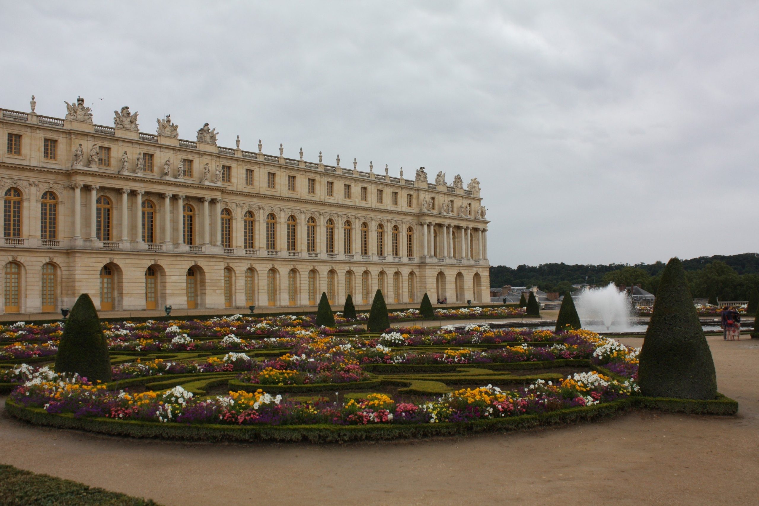 gold-encrusted-versailles