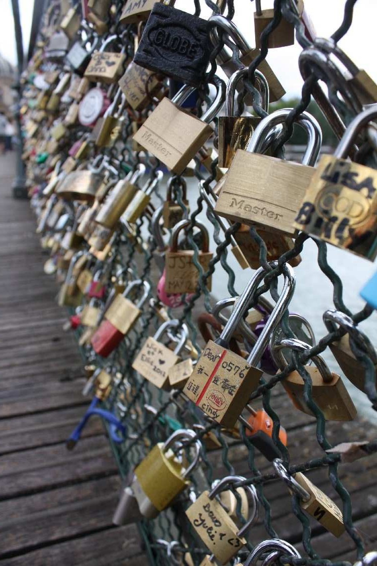 pont-des-arts-bridge-me